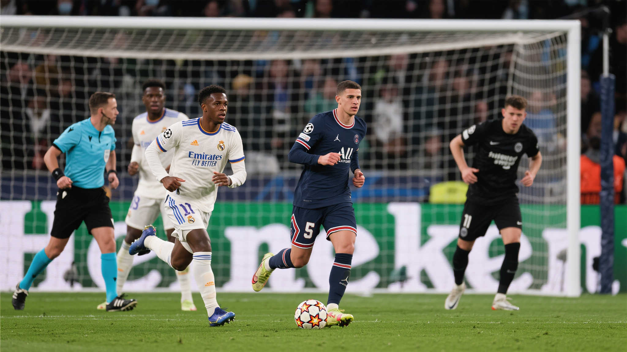 0-1!欧冠冠军爆冷出局,震撼全场! 这是一场赛前被普遍认为“悬念不大”的比赛。作为近年